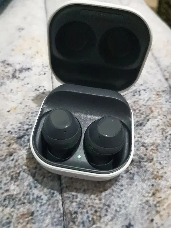 Galaxy Buds Fe کاملا نو|لوازم جانبی موبایل و تبلت|کرمان, |دیوار