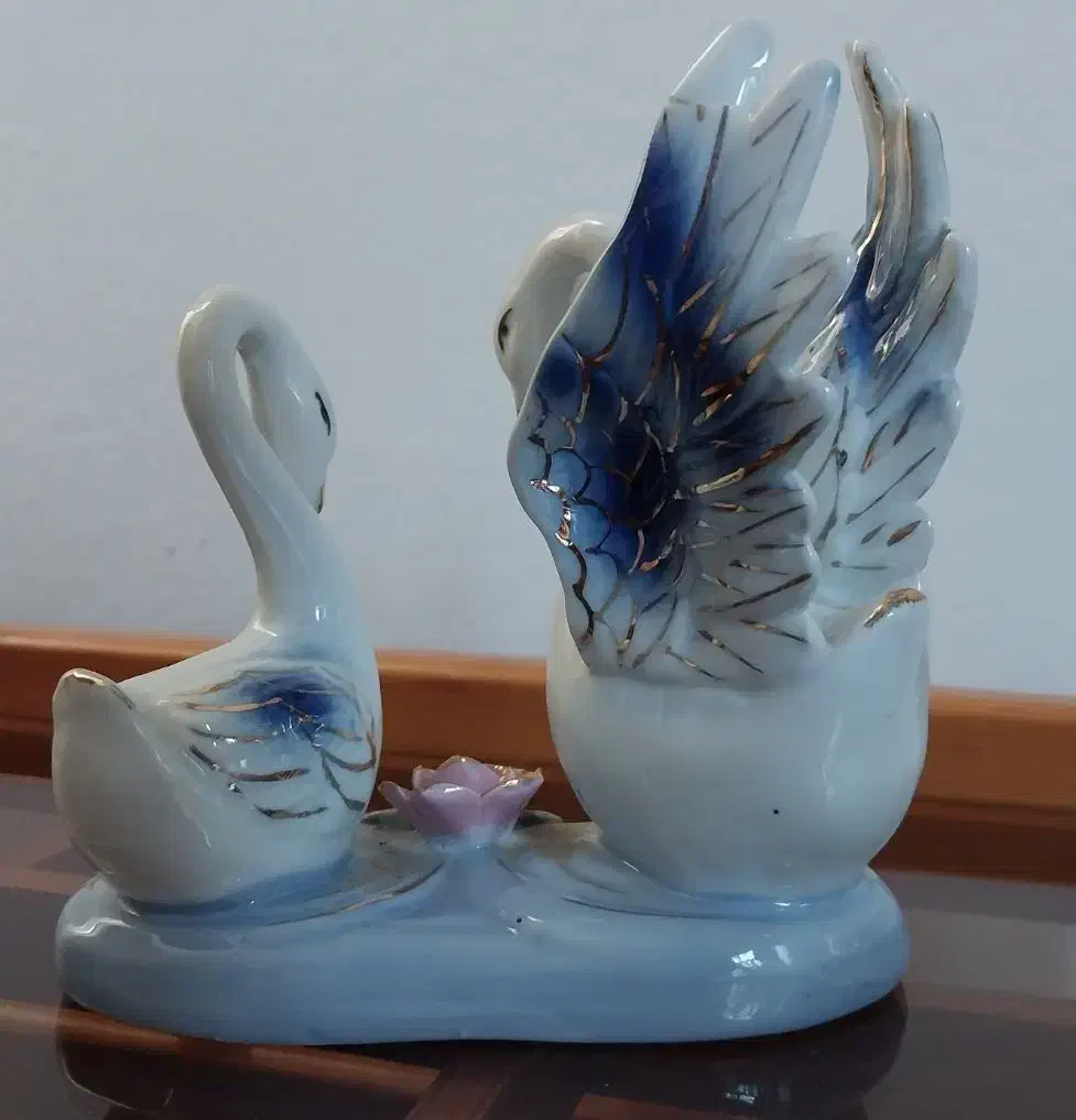 مجسمه قو لاجوردی|مجسمه، تندیس، ماکت|تالش, هشتپر|دیوار