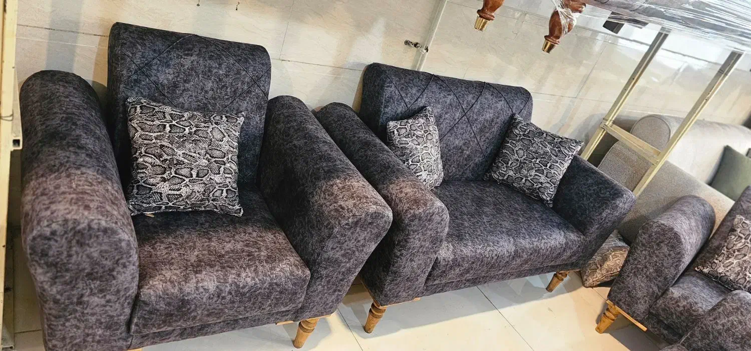 مبل اسکارلت۷نفره فروش فوری به علت *انبار گردانی*|مبلمان خانگی و میز عسلی|گرگان, |دیوار