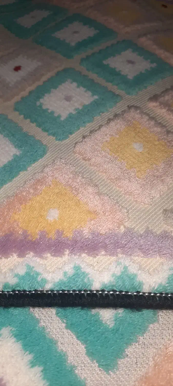 یک جفت پادری نو|پادری|ساوه, |دیوار