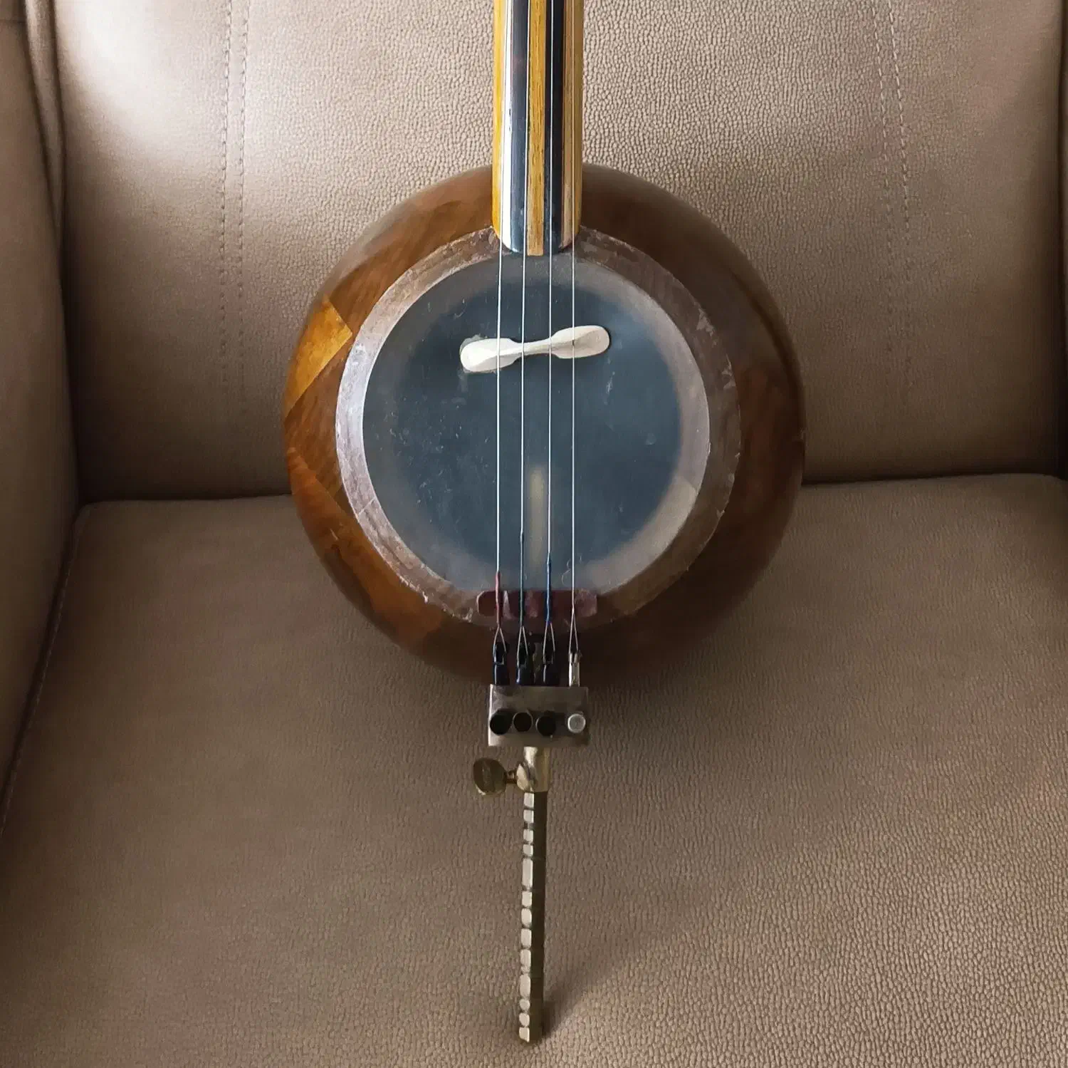 کمانچه کیهان|سازهای سنتی|اهر, |دیوار