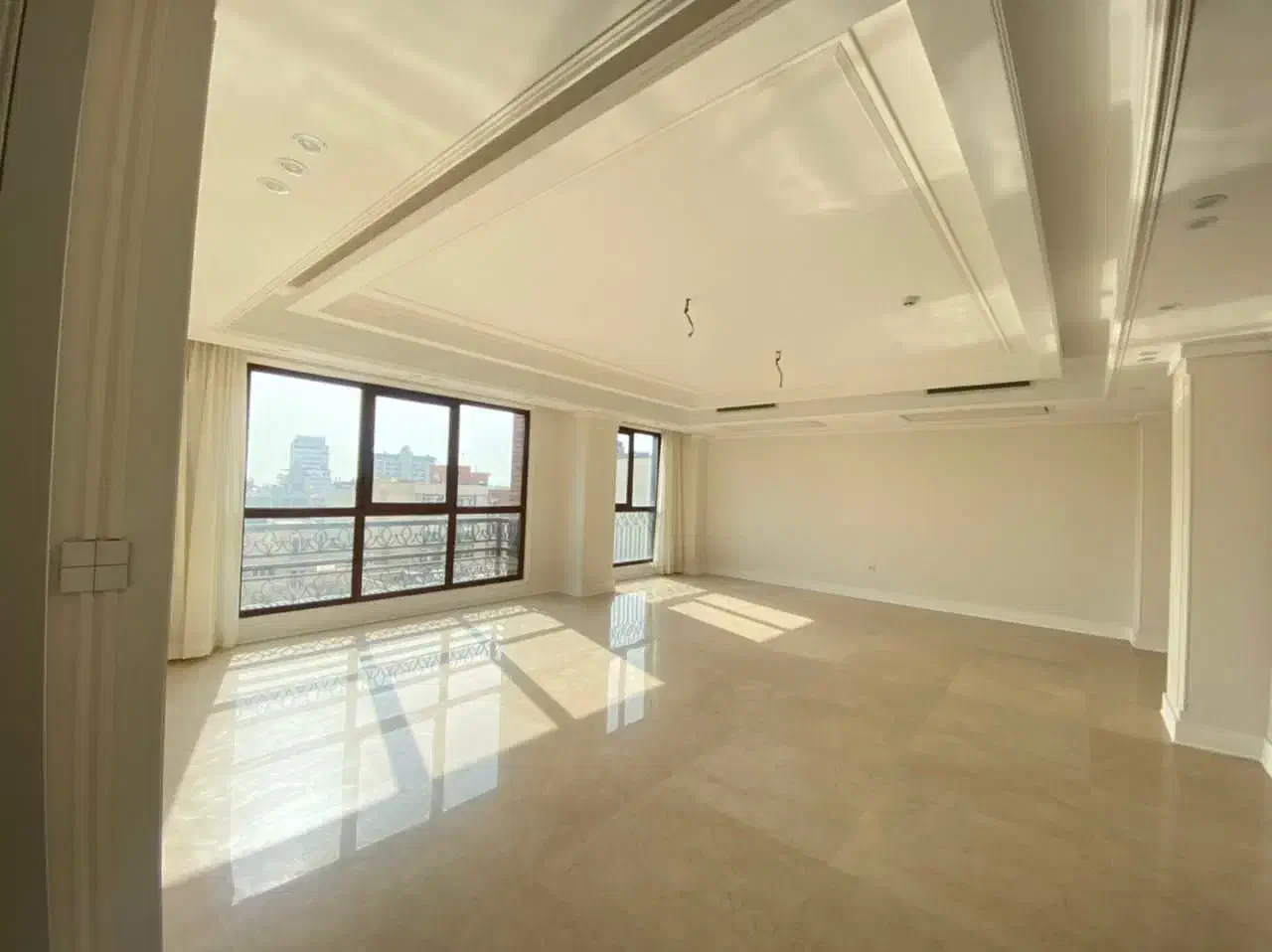 ۱۸۵مترزعفرانیه مشرف به ۱۵۰۰متر باغ ویلا