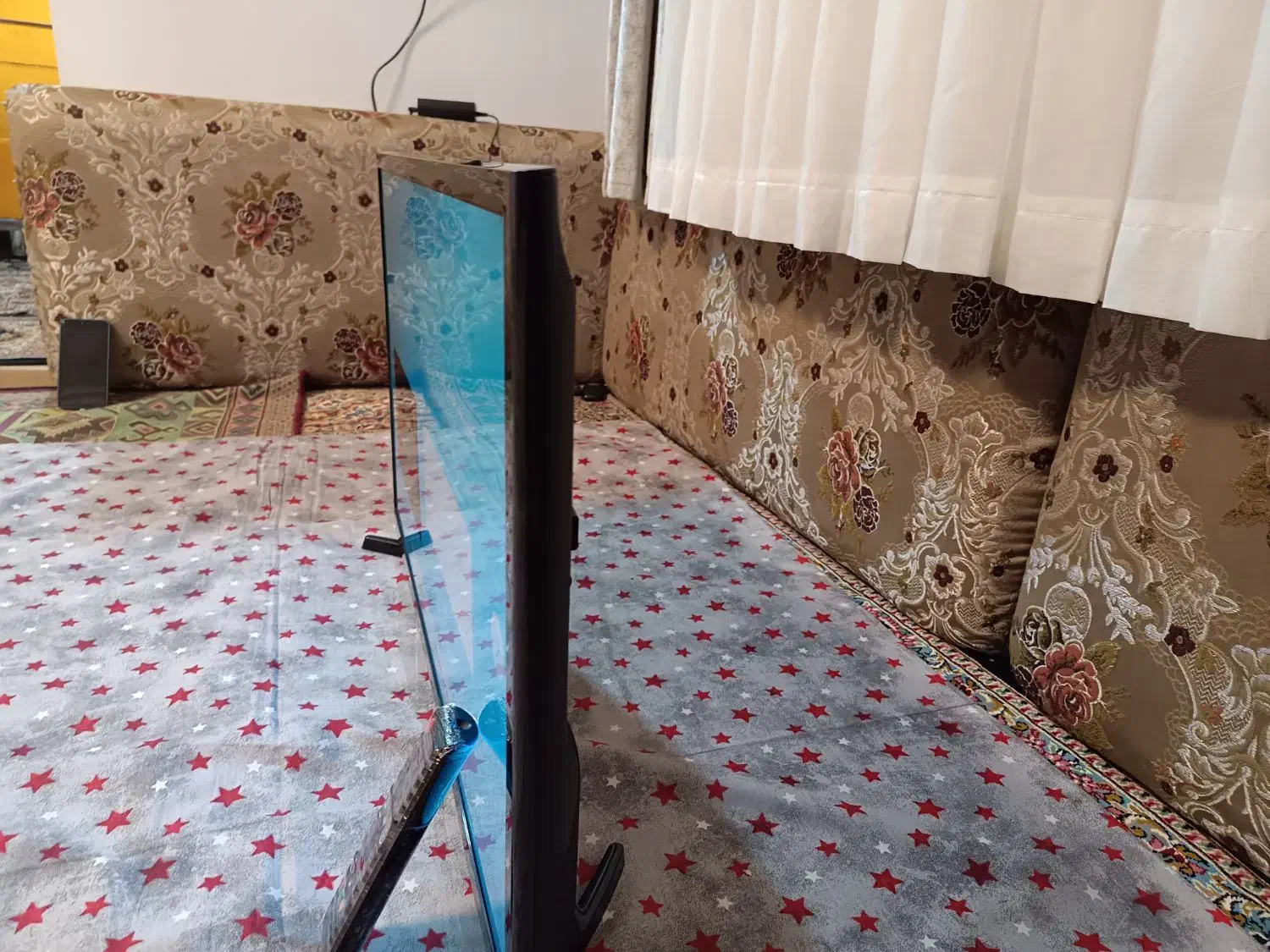 تلویزیون ۳۲ اینچ LED سامسونگ بدون موخط|تلویزیون و پروژکتور|سنندج, |دیوار