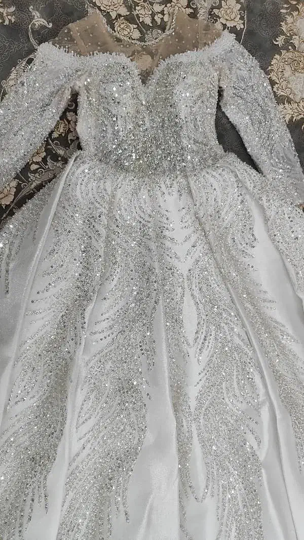 لباس عروس|لباس|قشم, |دیوار