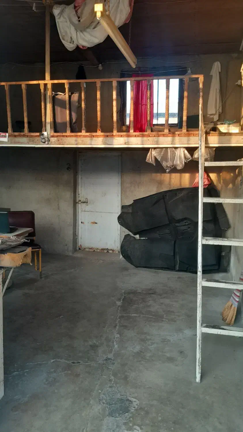 مغازه بالاتر از فرزانه روبروی هلال احمر داخل گاراژ|اجارهٔ مغازه و غرفه|رشت, فرزانه|دیوار