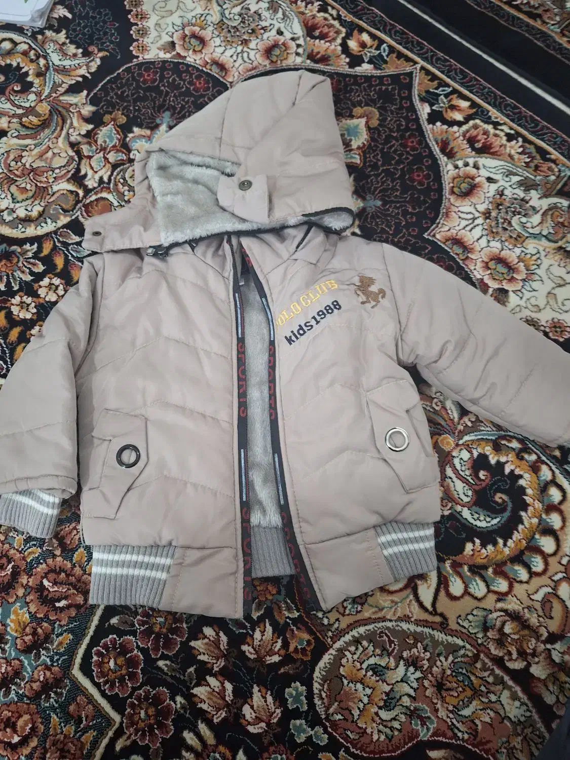 کاپشن ۳سال|کفش و لباس بچه|چهارباغ, |دیوار