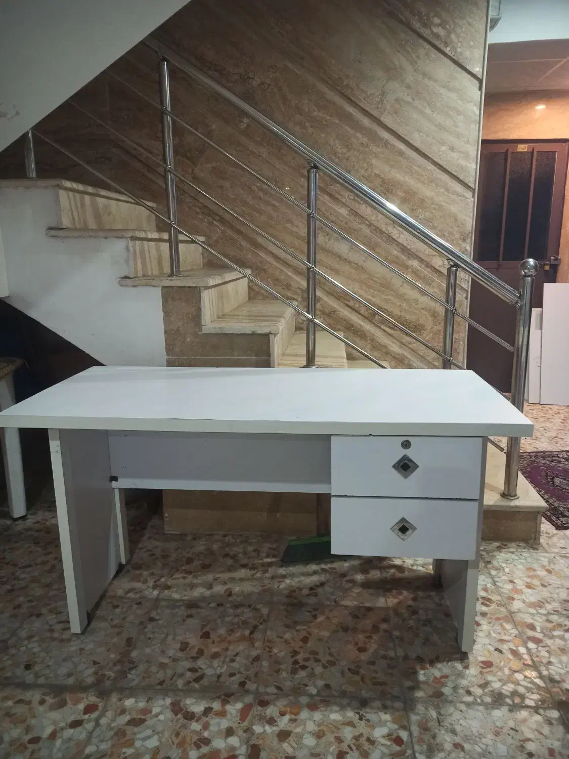 میز تحریر سالم دوکشو|میز تحریر و کامپیوتر|آستانه اشرفیه, |دیوار