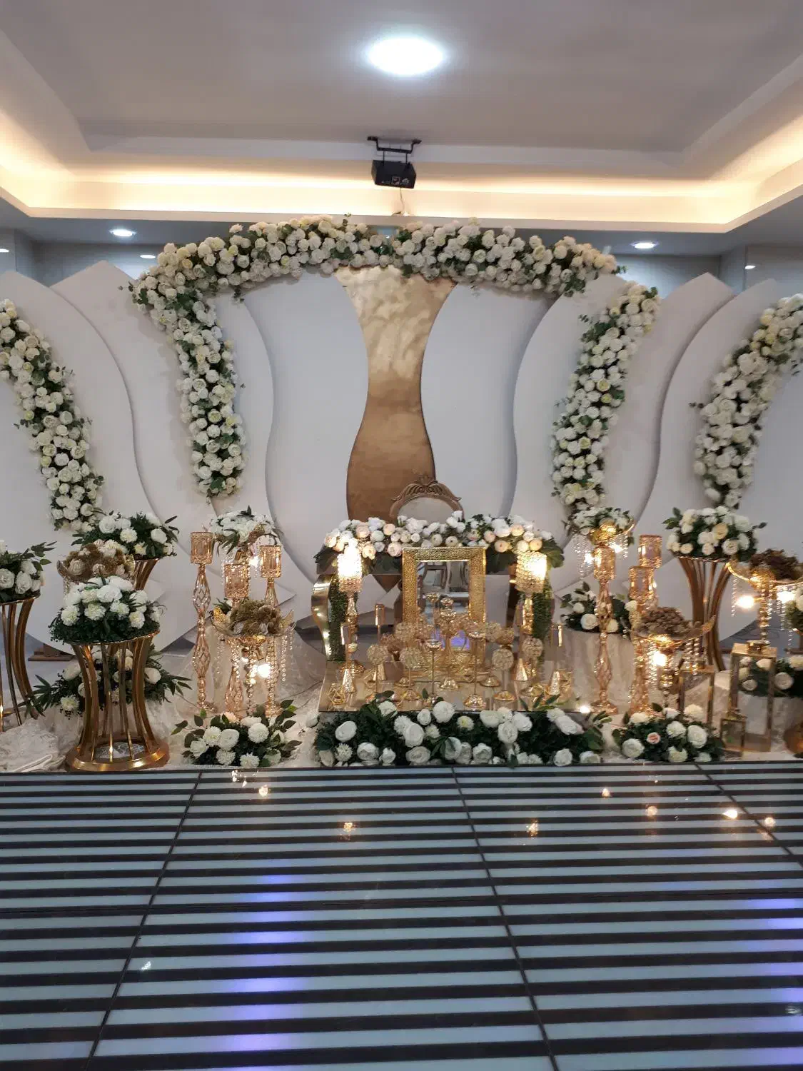 سالن پذیرایی عقد بله برون تولد ولیمه|خدمات پذیرایی، مراسم|زنجان, |دیوار