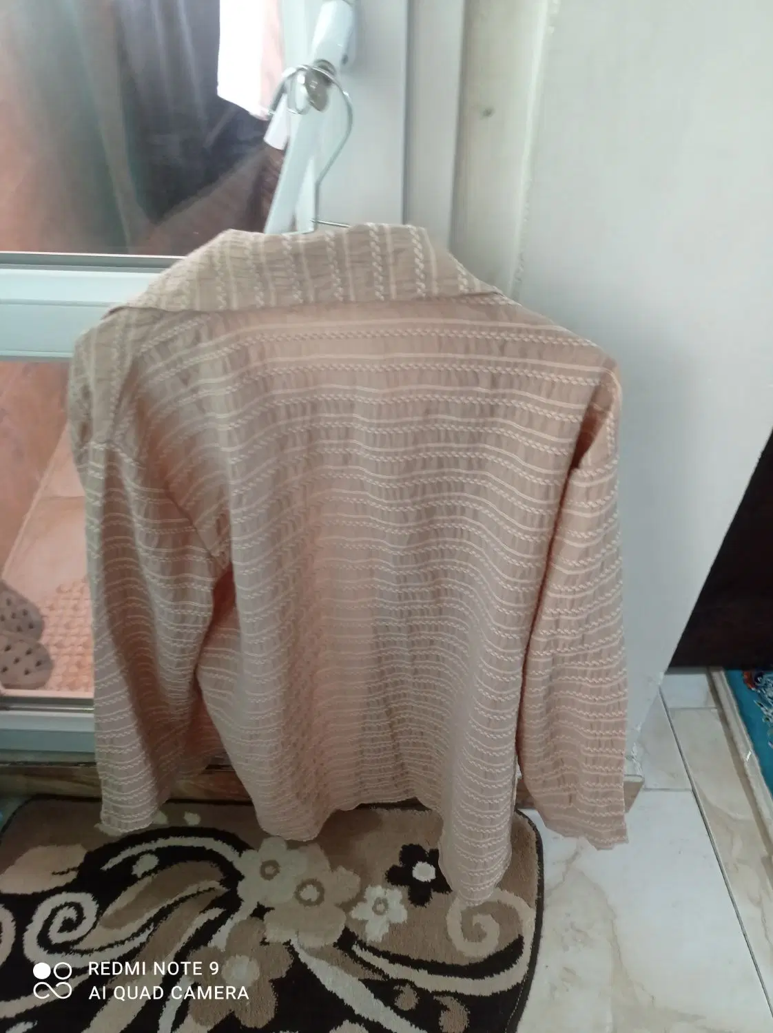 مانتو|لباس|کرج, گلستان|دیوار