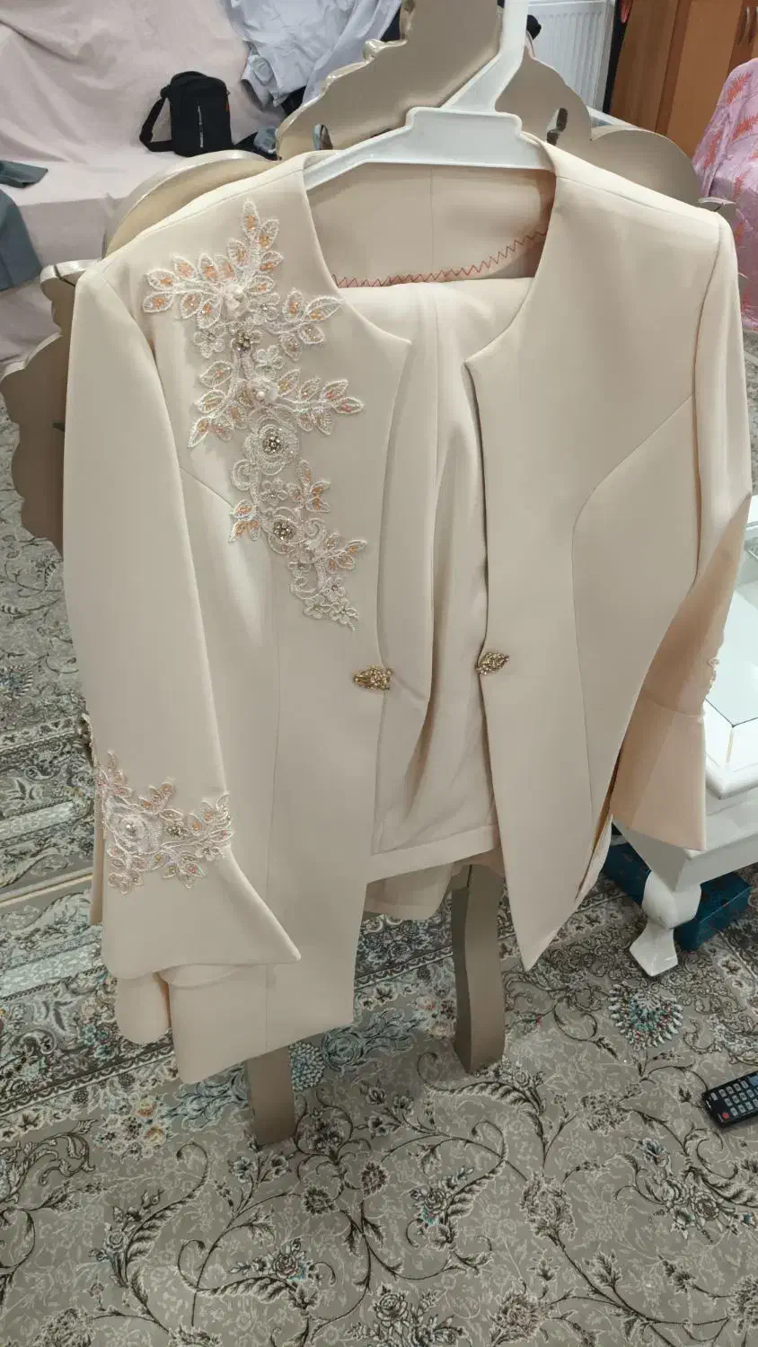 لباس نامزدی و عقد|لباس|شهریار, شهریار|دیوار