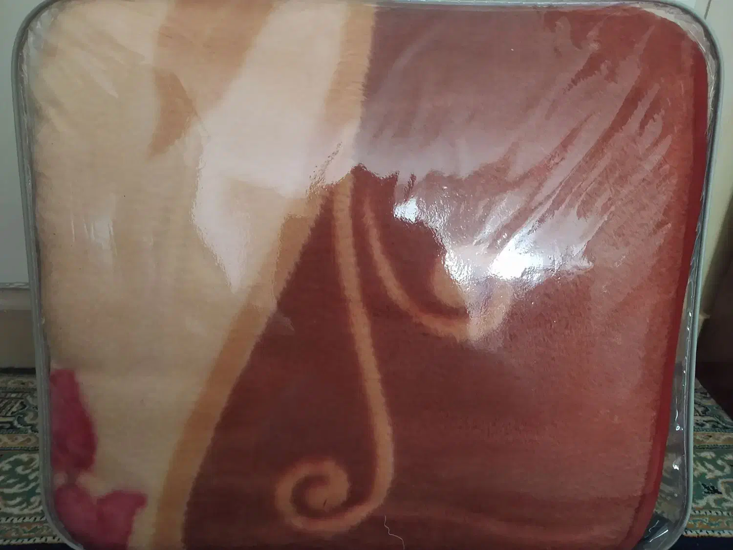 پتو های تک نفره و دو نفره|رختخواب، بالش، پتو|همدان, |دیوار