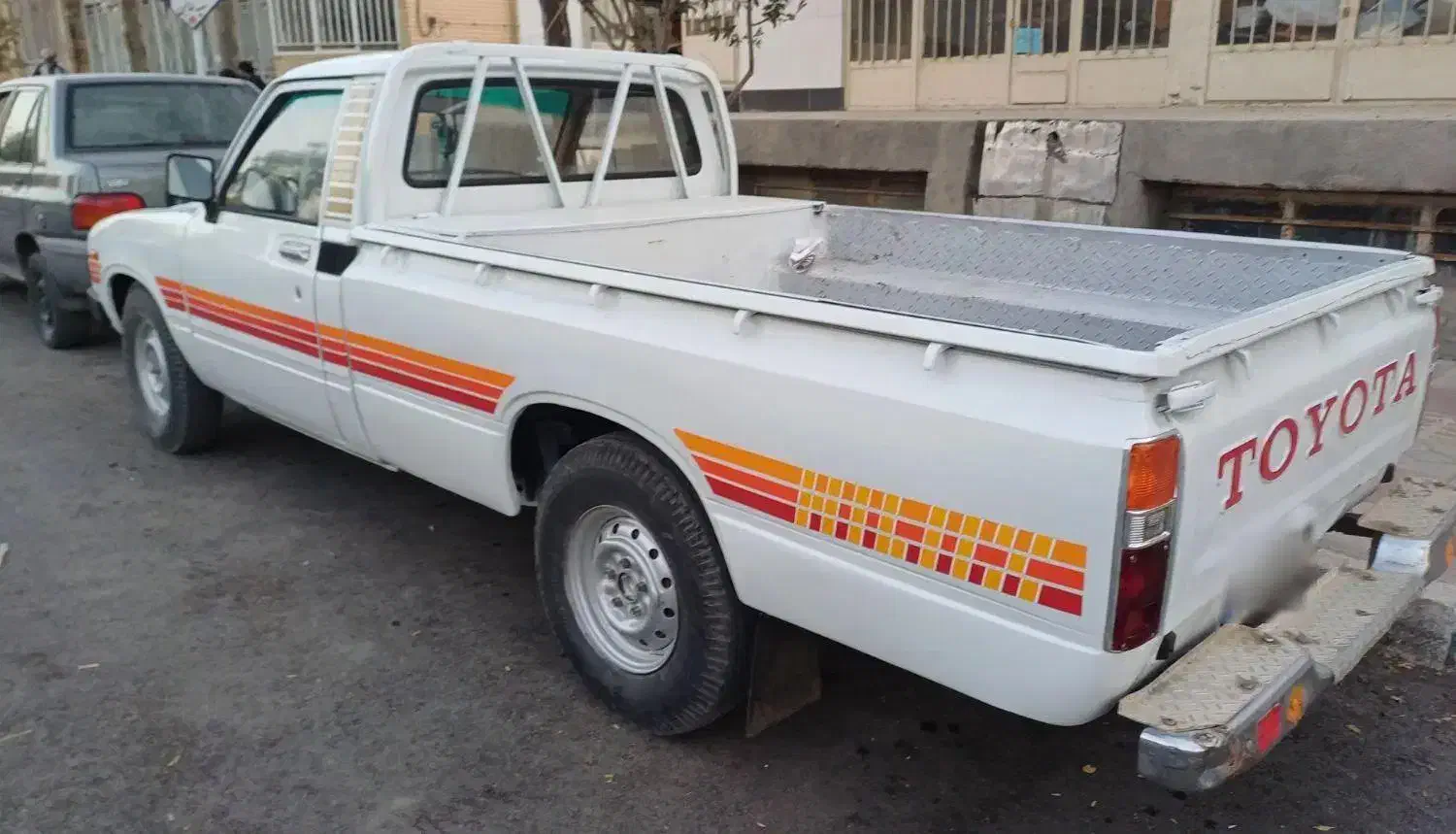 تویوتا  وانت۸۳|خودرو سواری و وانت|پیر بکران, |دیوار