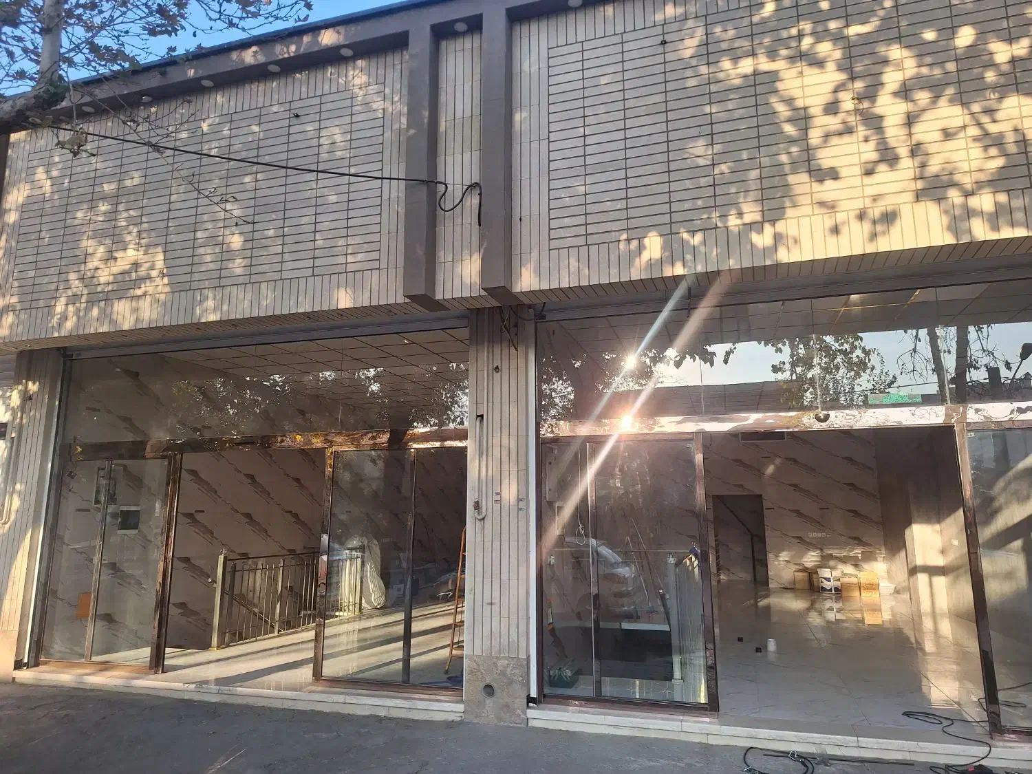 مغازه ۹۰متر همکف ۹۰ متر زیر زمین سرامیک تمیز|اجارهٔ مغازه و غرفه|اصفهان, جویباره|دیوار