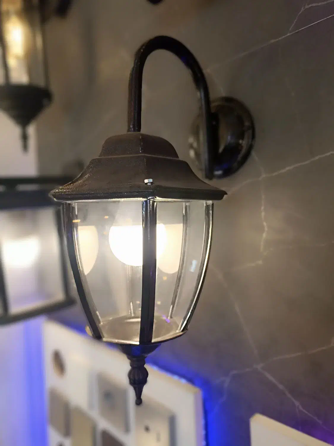 چراغ دیواری عصایی خمره ای باغی و حیاطی|لامپ و چراغ|مشهد, ده دی|دیوار