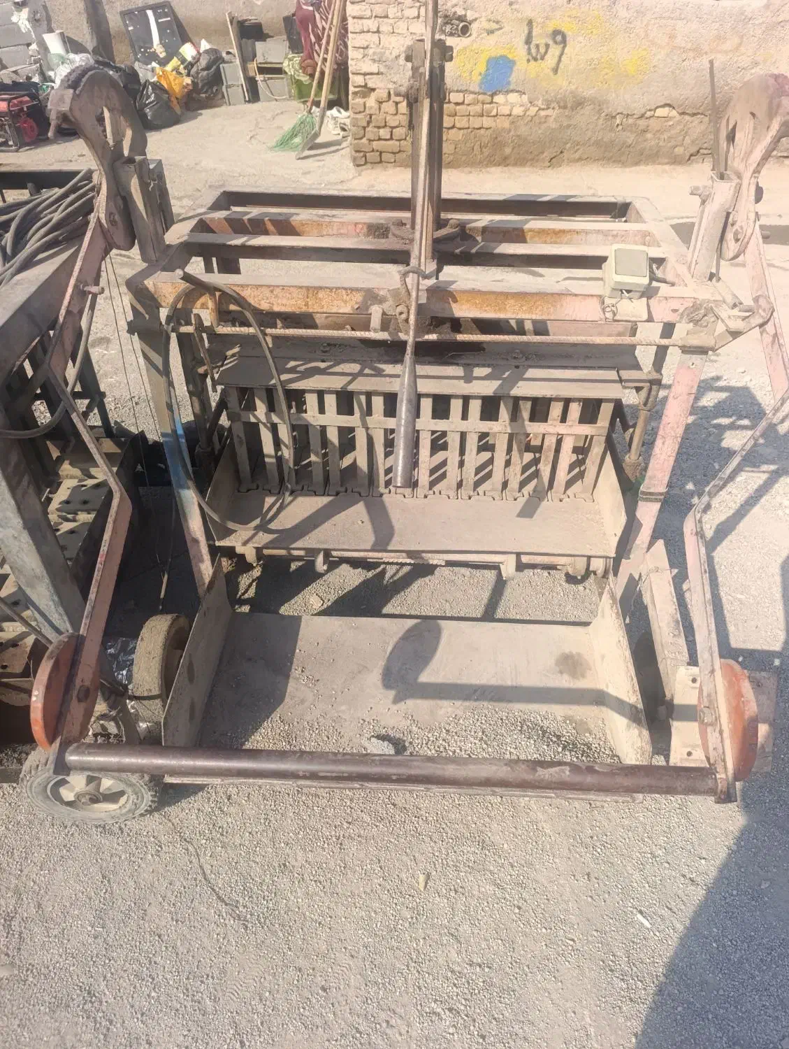 دستگاه بلوک زنی ۱۰|مصالح و تجهیزات ساختمان|پیشوا, |دیوار