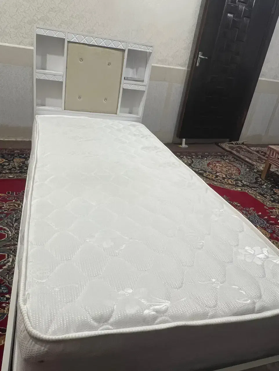 فروش تخت خواب ام دی اف تک نفره همراه با تشک رویال|تخت و سرویس خواب|حمیدیه, |دیوار