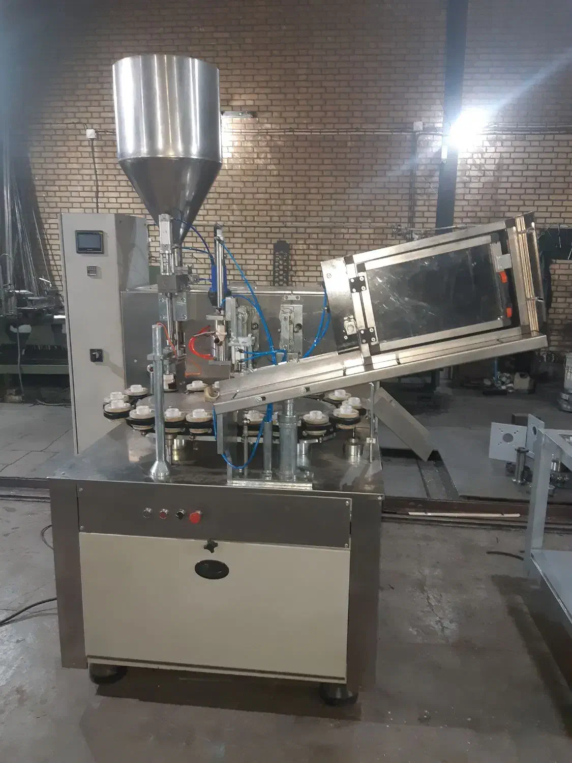 دستگاه گریس پرکن 4 نازل، انواع تیوب پرکن|ماشین‌آلات صنعتی|چنگ الماسی, |دیوار