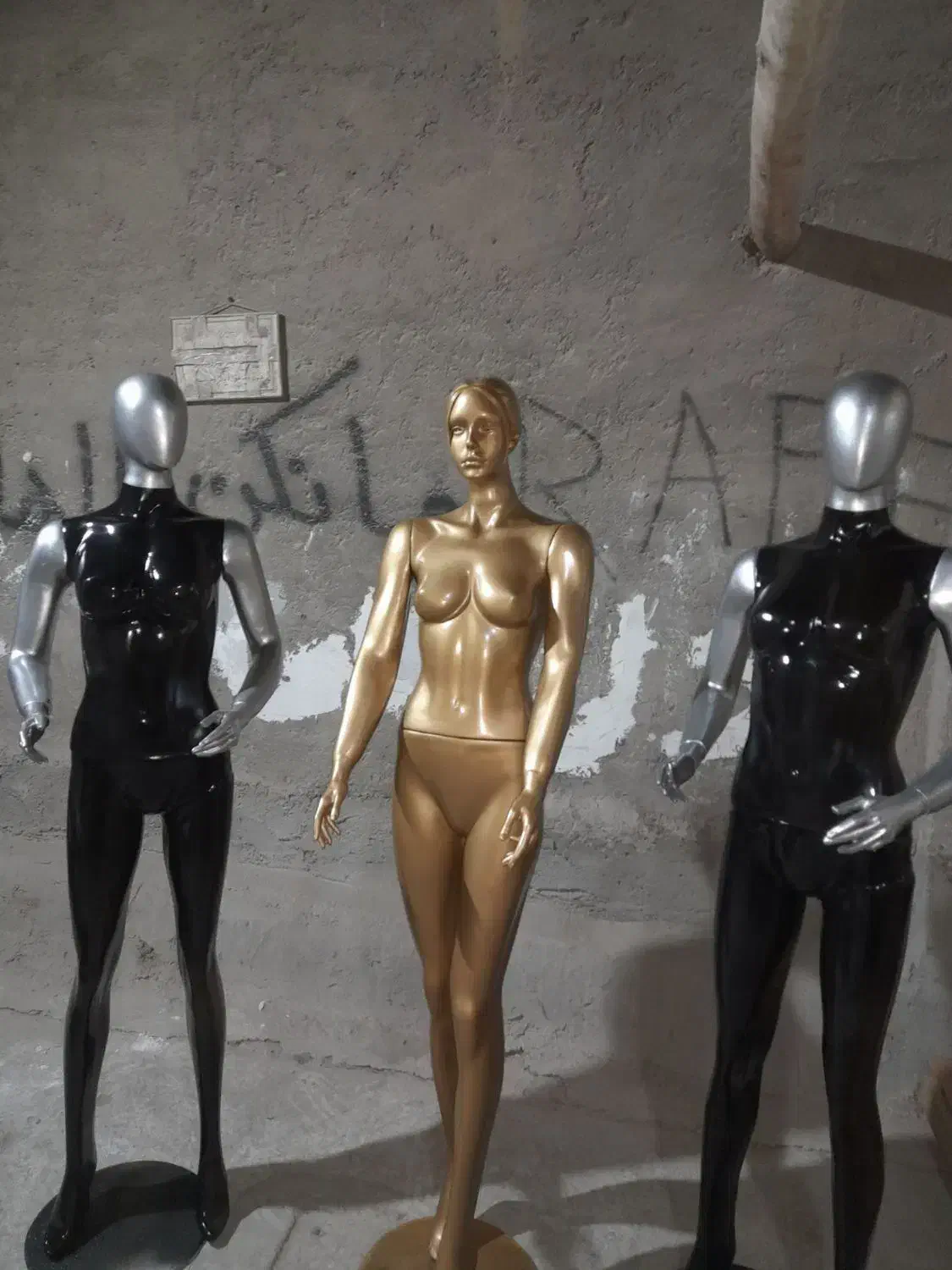 مانکن طاها آکبند|عمده‌فروشی|باقرشهر, |دیوار