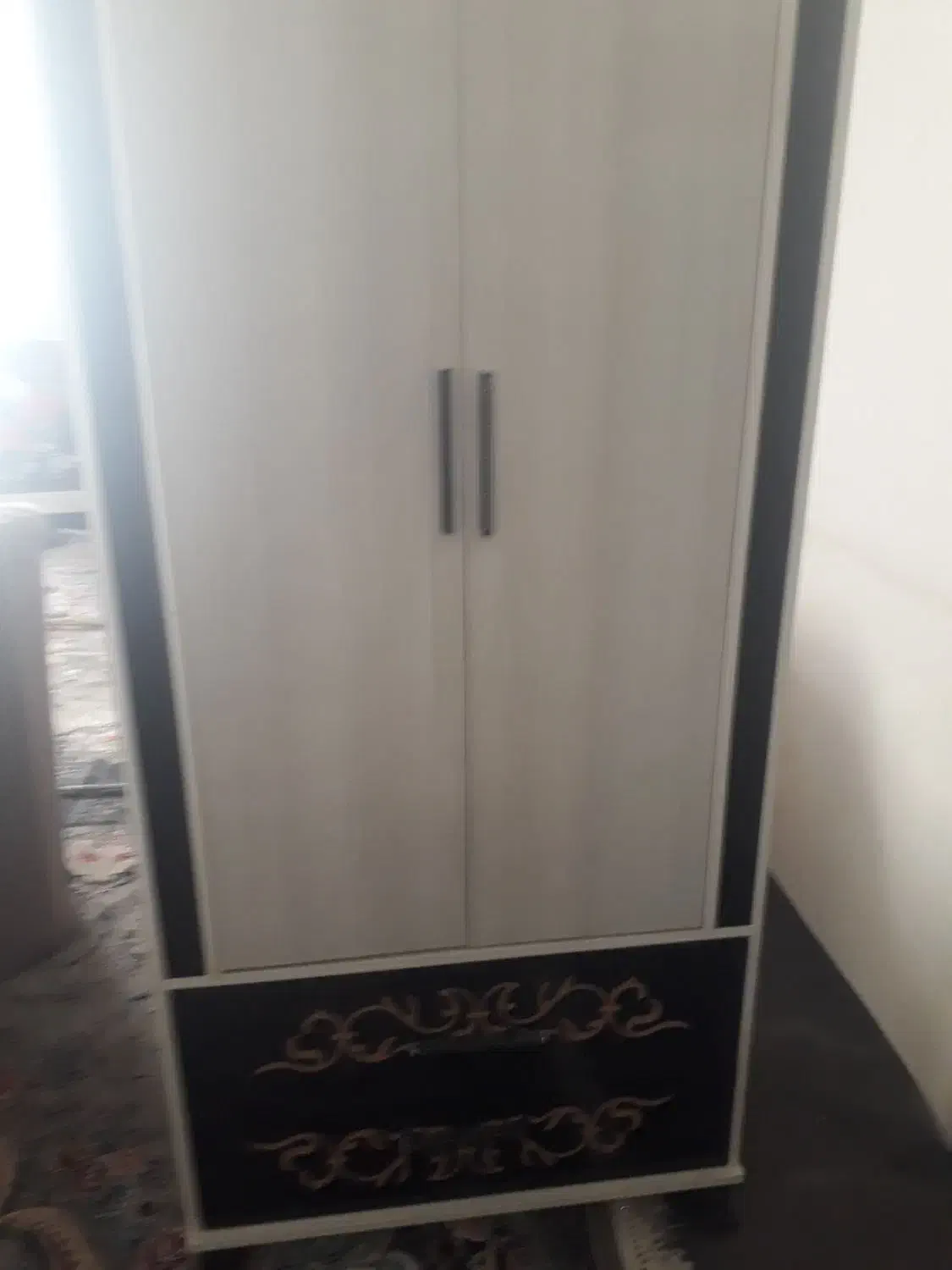 کمد|جاکفشی، کمد، دراور|میانه, |دیوار