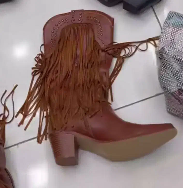 فروشندگی در کیف و کفش|استخدام بازاریابی و فروش|گرمسار, |دیوار