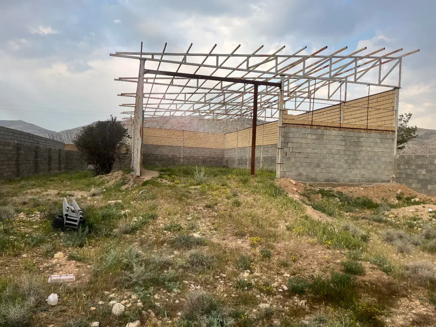 سوله نیمه کاره در باجگاه|فروش دفتر صنعتی، کشاورزی، تجاری|شیراز, حومه شیراز|دیوار