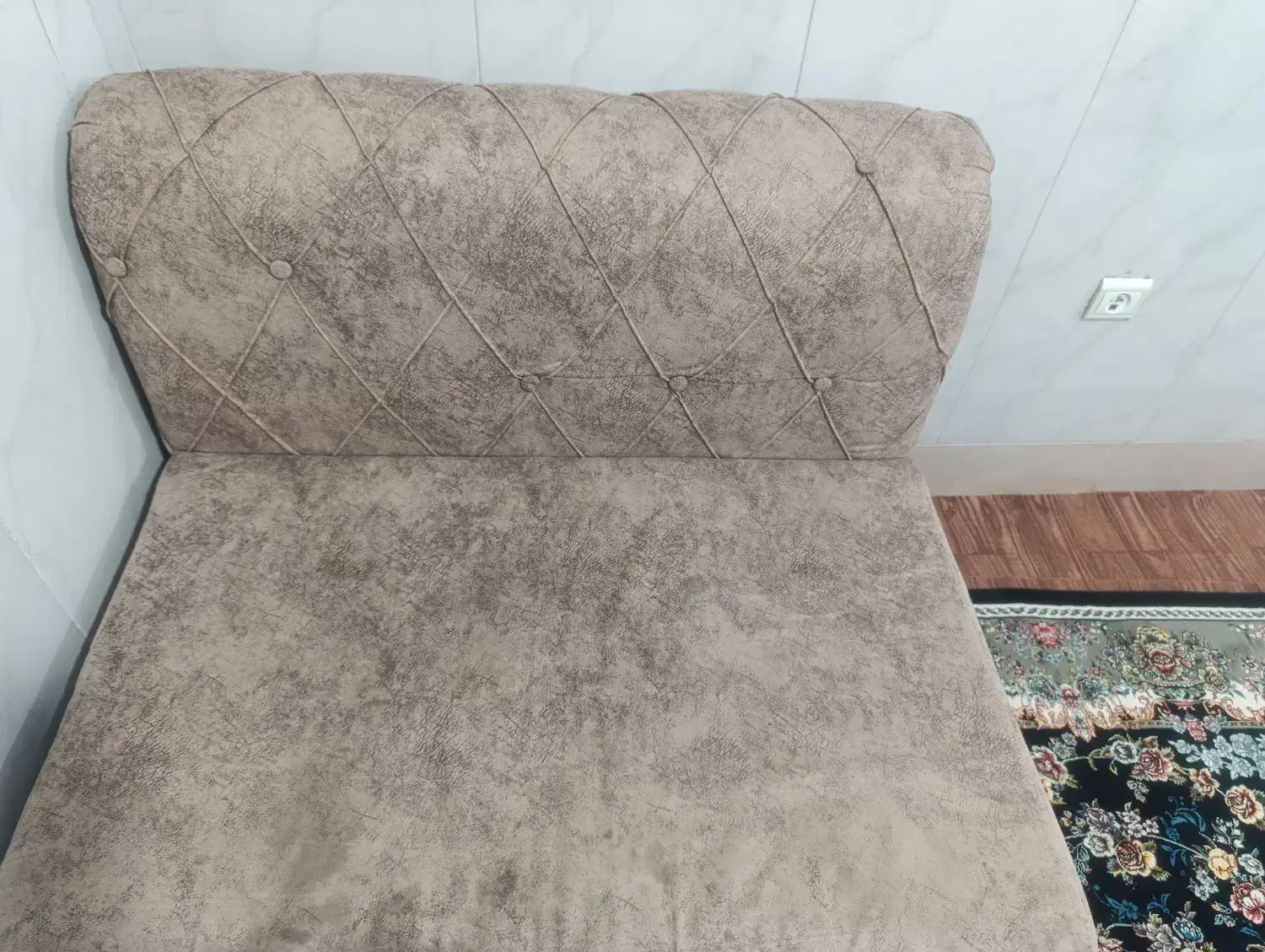 فروش فوری مبل دونفره|مبلمان خانگی و میز عسلی|قم, چهل درخت|دیوار