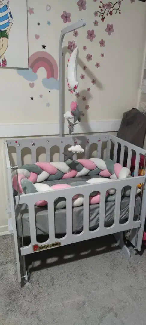 تخت نوزاد گهواره ای نو|تخت و صندلی بچه|اسلامشهر, شهرک واوان|دیوار