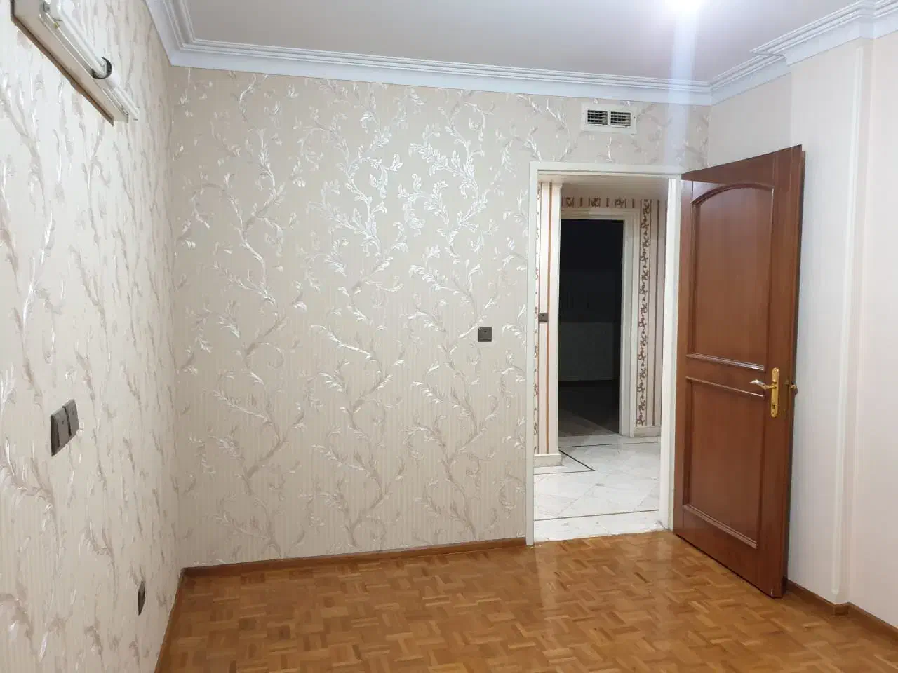 پاسداران ۱۴۲ متر ۳خوابه