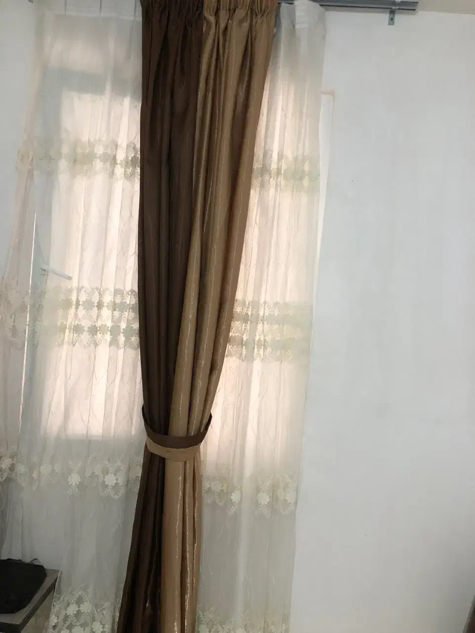 پرده و والان|پرده، رانر، رومیزی|تهران, آبشار تهران (دریاچه)|دیوار