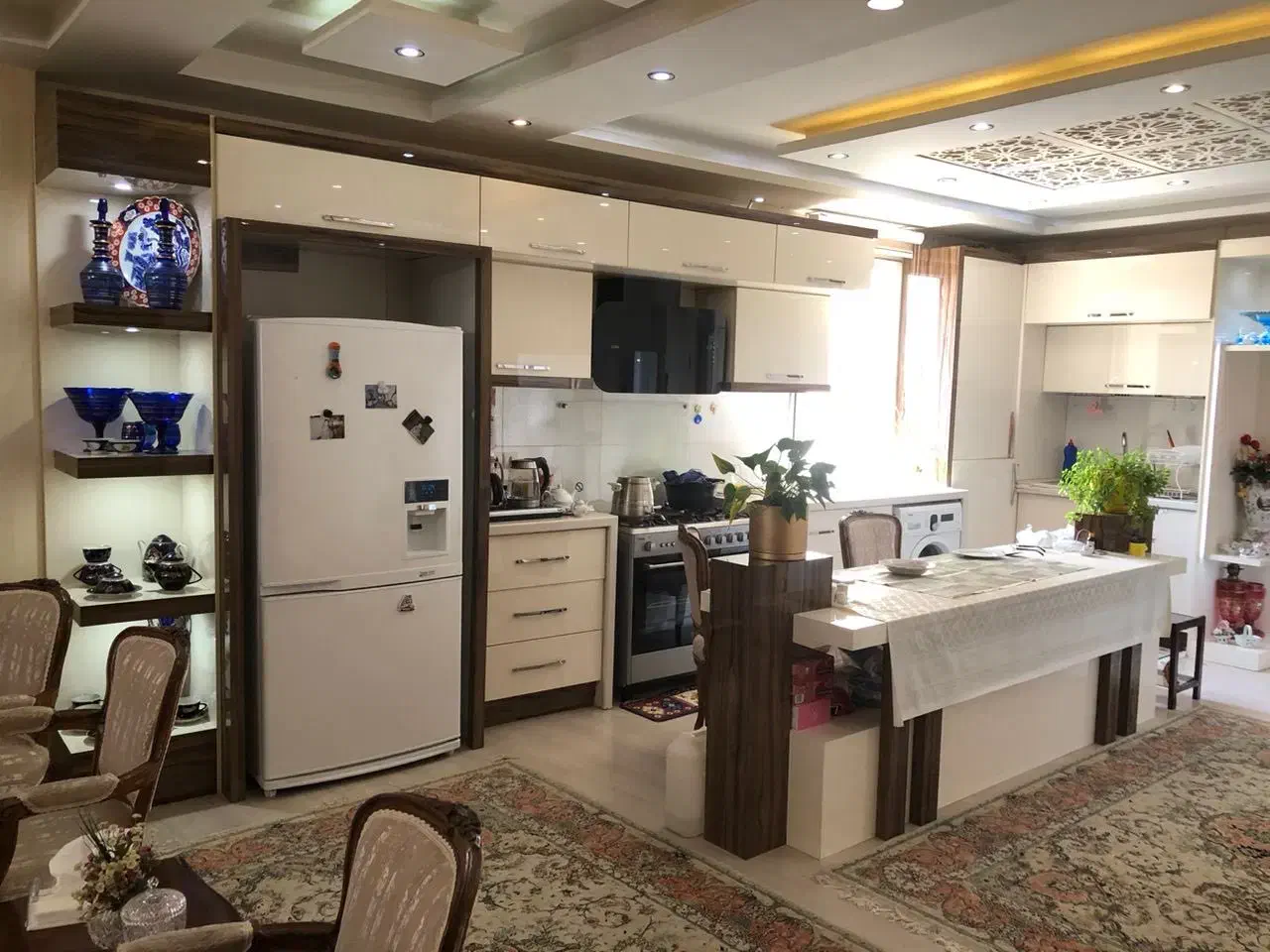 واحدی فول در مرکز شهر/ ۱۶۰ متر/ شریعتی|فروش آپارتمان|اردبیل, |دیوار