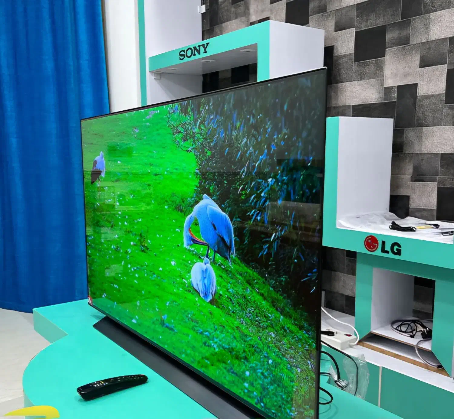 تلویزیون ۵۵الجی|تلویزیون و پروژکتور|بیرجند, |دیوار