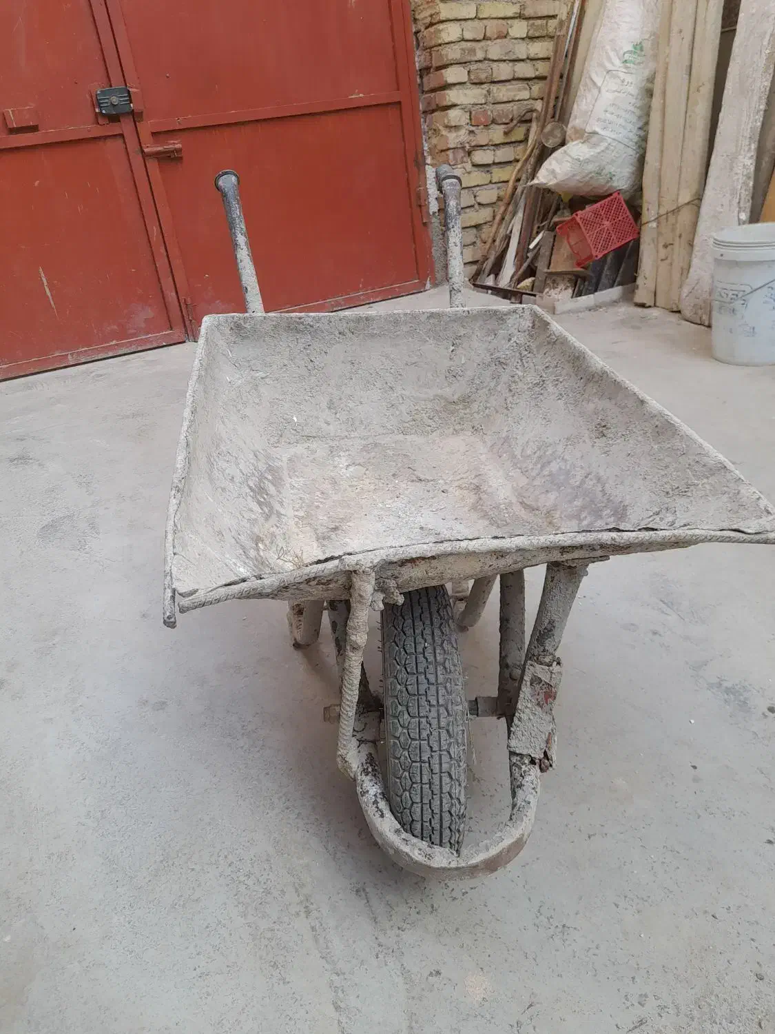 فرغون و گاو صندوق|مصالح و تجهیزات ساختمان|کنگاور, |دیوار