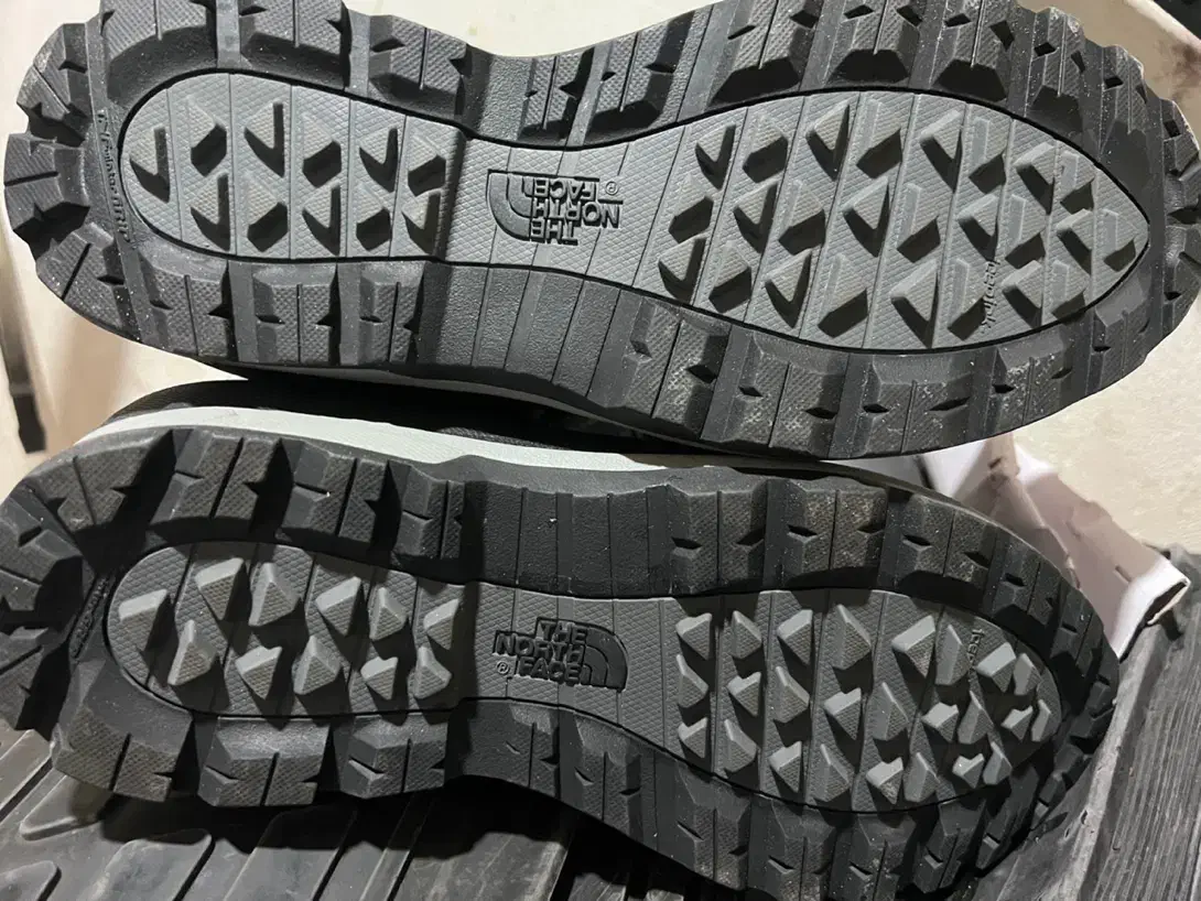 بوت کوهنوردی|کیف، کفش، کمربند|ری, فیروزآبادی|دیوار