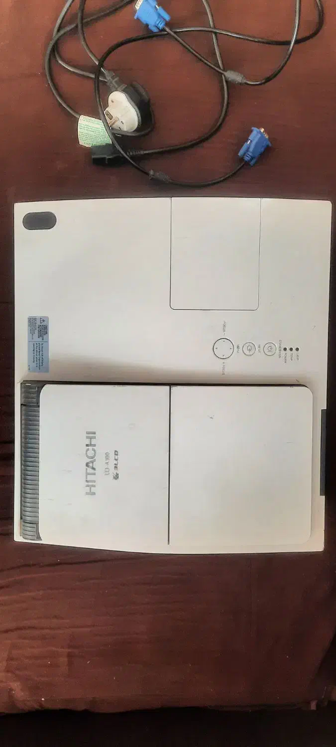 ویدئو پروژکتور هیتاچی اصل|تلویزیون و پروژکتور|نجف‌آباد, شریعتی|دیوار