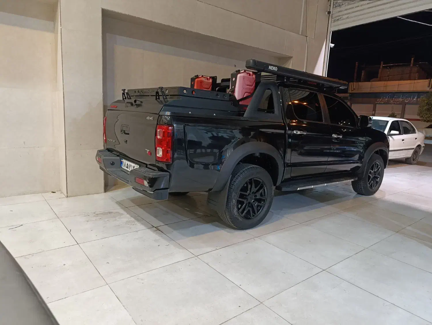 کی ام سی t8مدل1402|خودرو سواری و وانت|فسا, |دیوار