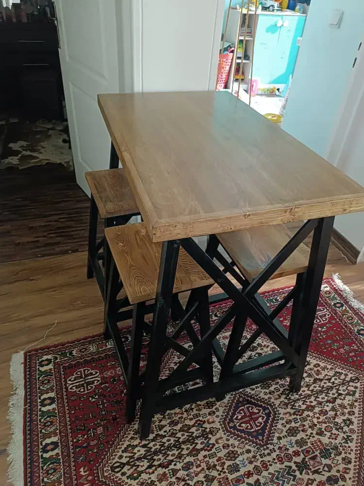 تعدادی میز و صندلی اپن تماما چوبی ،لوستر،کافی بار.|میز و صندلی غذاخوری|تهران, آبشار تهران (دریاچه)|دیوار