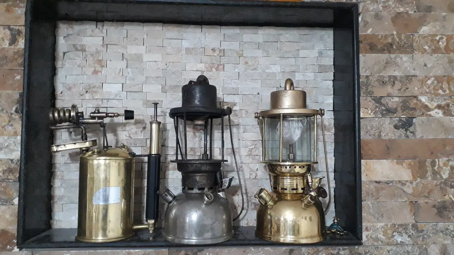 چراغ قدیمی|کلکسیون اشیاء عتیقه|سرعین, |دیوار