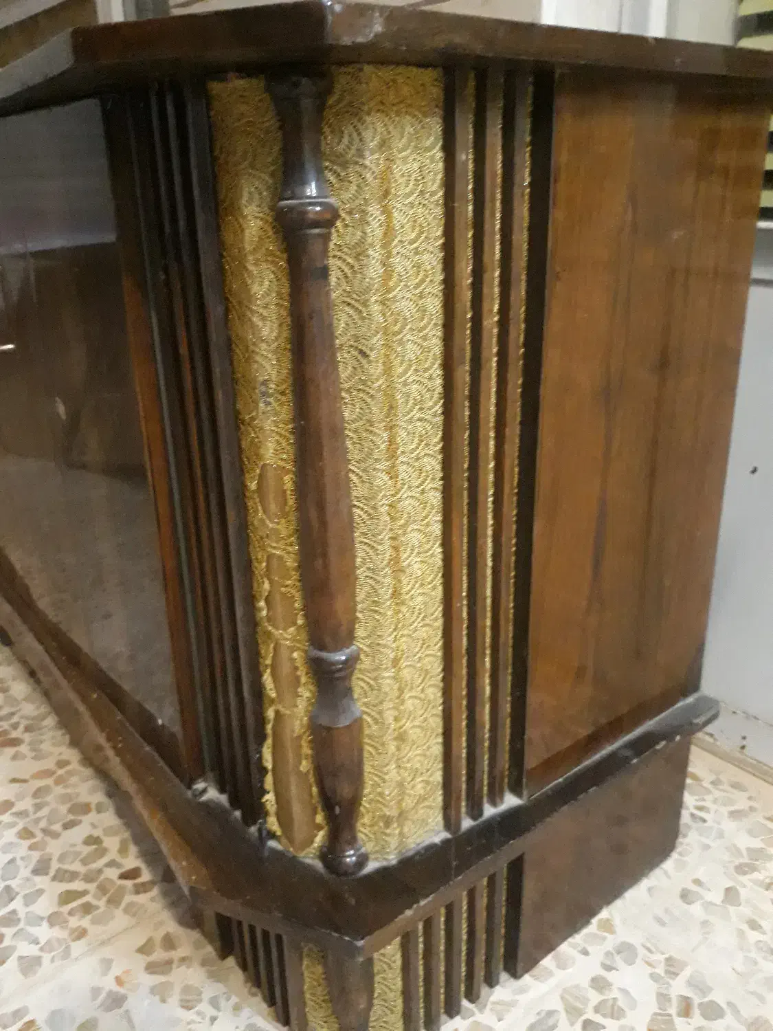 فروش یک تلویزیون قدیمی سیاه و سفید|تلویزیون و پروژکتور|ابرکوه, |دیوار