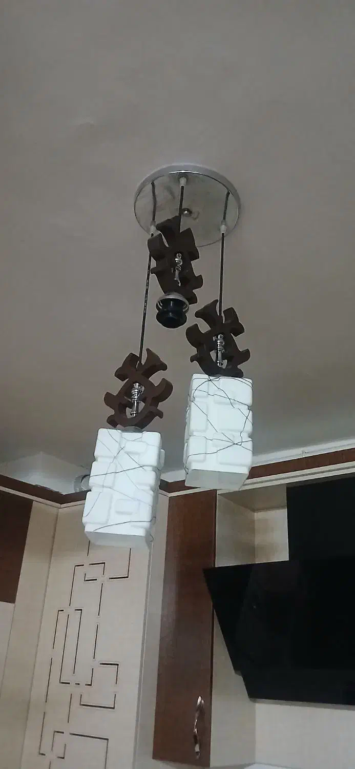 لوستر یا حباب لوستر|لوستر و چراغ آویز|همدان, |دیوار