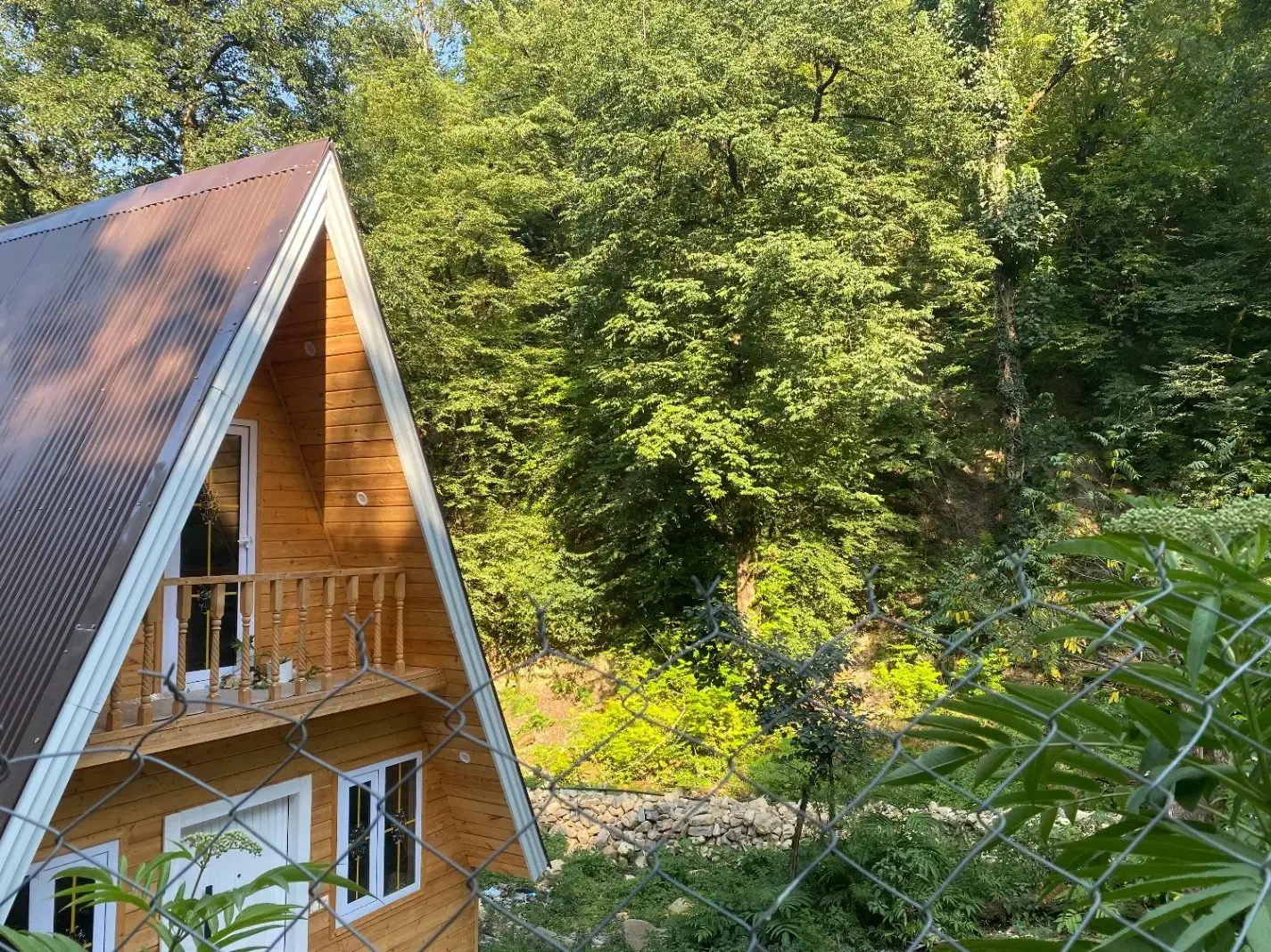 اجاره کلبه سوییسی جنگلی|اجارهٔ کوتاه‌مدت ویلا و باغ|شاندرمن, |دیوار