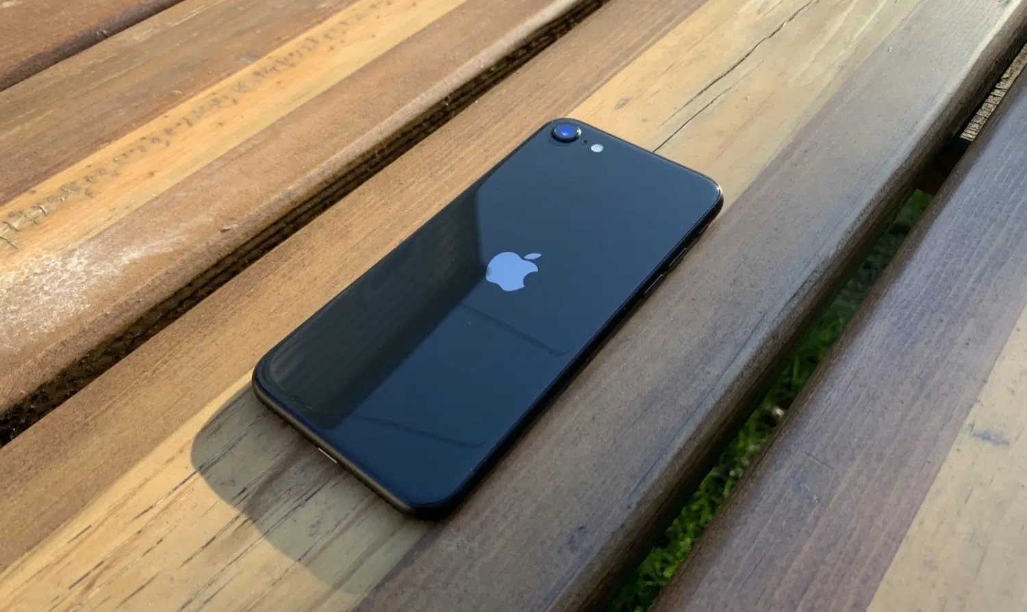 iPhone se 2o2o|موبایل|شاهین‌شهر, خبرنگار|دیوار