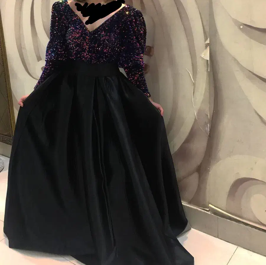 لباس مجلسی|لباس|مشهد, رده|دیوار