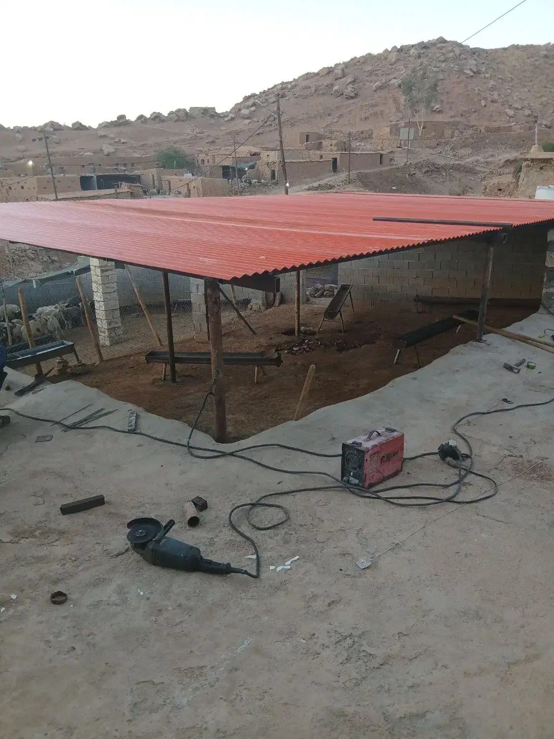 جوشکاری انواع سایبان وسقف شیروانی|خدمات پیشه و مهارت|مسجد سلیمان, |دیوار