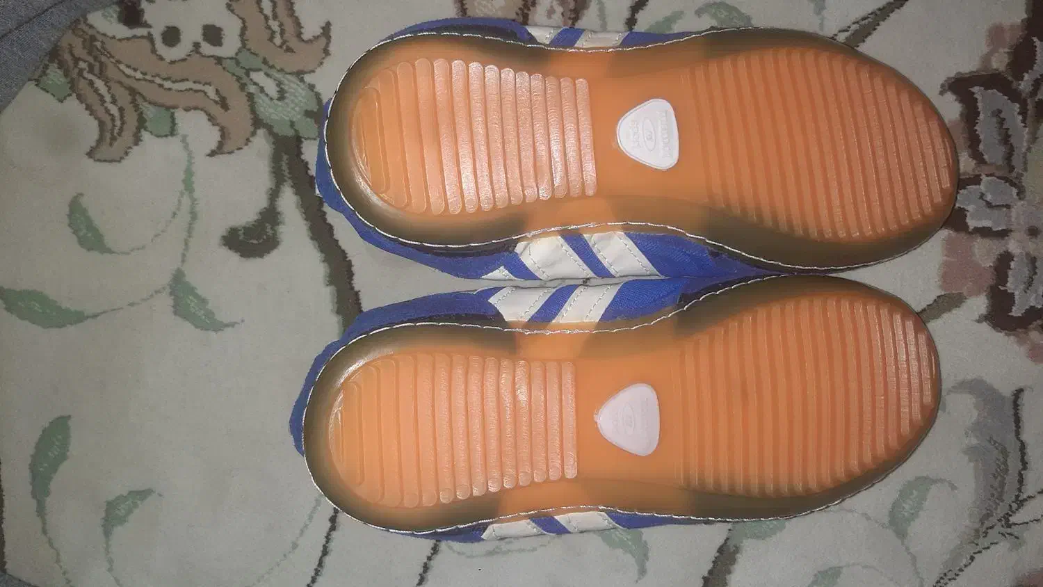 ست دوبنده و کفش آبی|تجهیزات ورزشی|فولادشهر, C8|دیوار