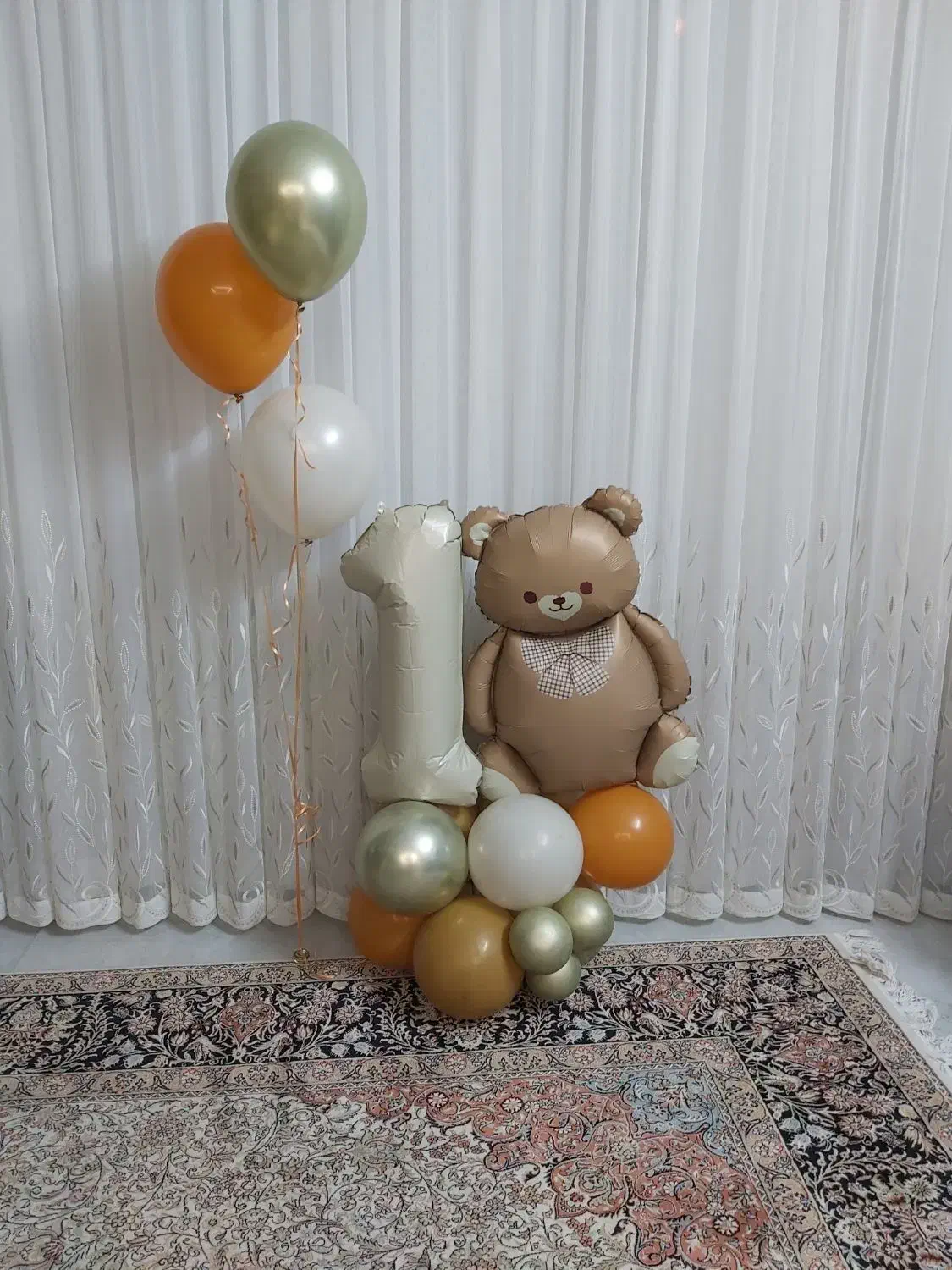 بادکنک|اسباب‌‌بازی|اصفهان, قلعه جوم|دیوار