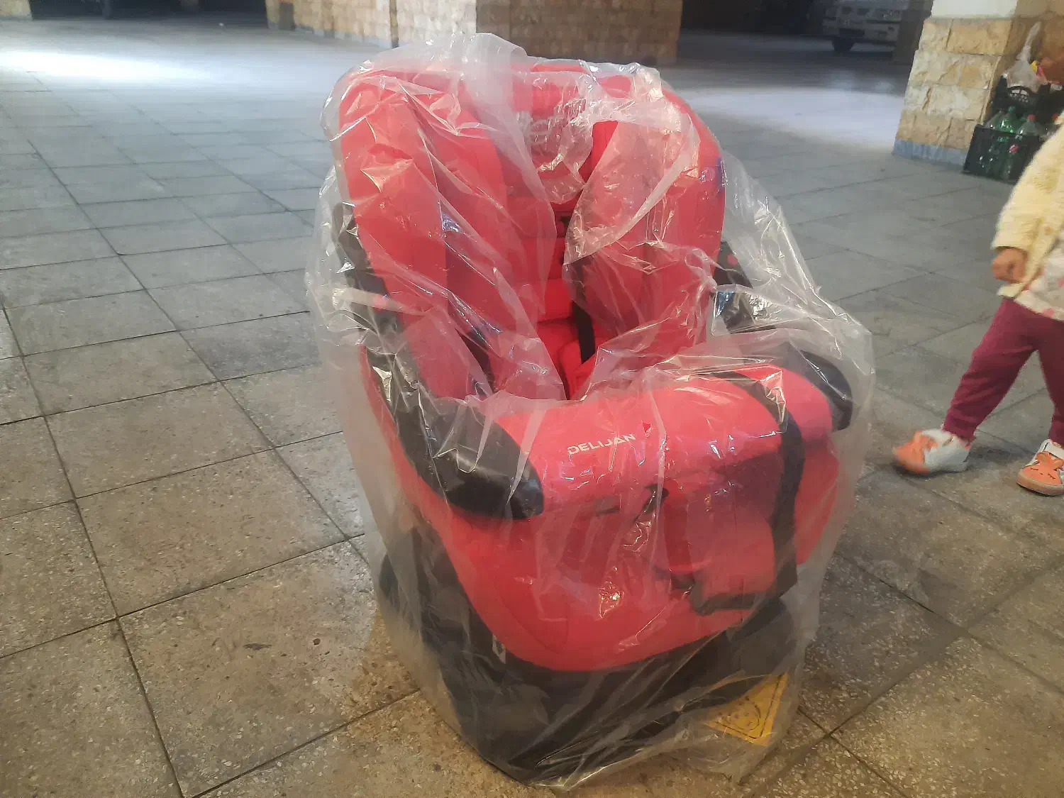 صندلی کودک ماشین|تخت و صندلی بچه|کاشان, گبرها|دیوار