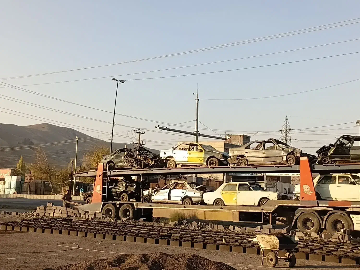 خرید ماشین های فرسوده به بالاترین قمیت|خودرو سواری و وانت|سنندج, |دیوار