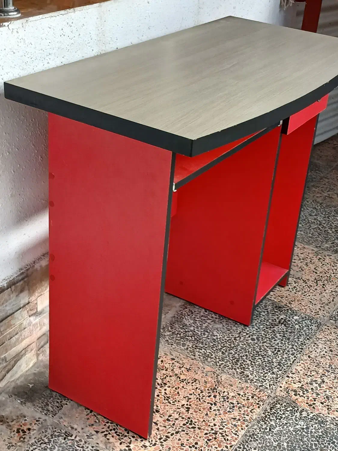 میز تحریر|میز تحریر و کامپیوتر|خمام, |دیوار