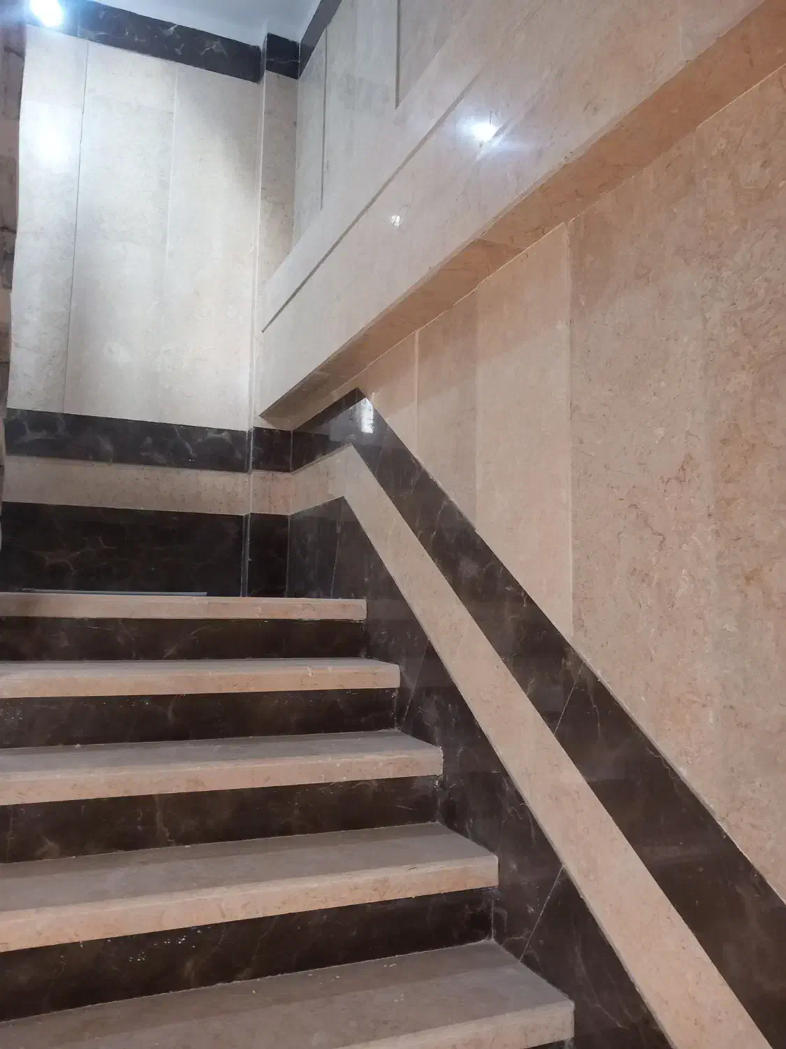 آپارتمان ۶۰ متری دو خواب