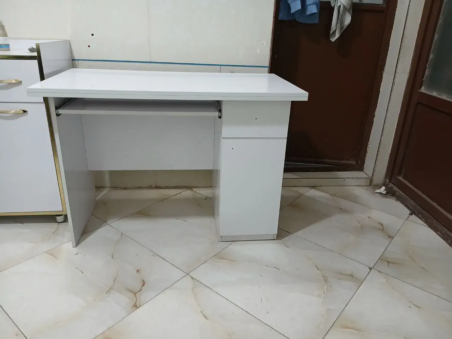 میز کامپیوتر|میز تحریر و کامپیوتر|بیرجند, |دیوار